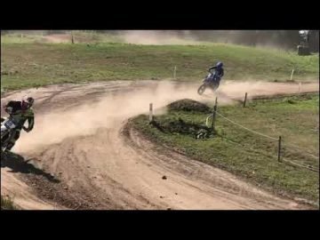 Racing on clay with supermoto tires @mcc Neerijnen with Jayson van Drunen