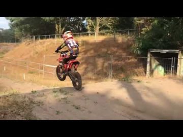 Mx kid jayson van drunen training hard. In the deep sand of Gemert