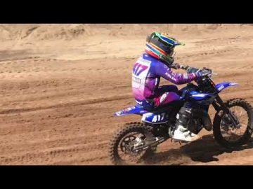 Jayson van Drunen on his #yamahayz65 @mchn #Hellendoorn Dq jumping by yellow flag
